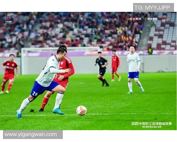 足球一百分最新一期精彩回顾与分析助你掌握赛场动态与球员表现