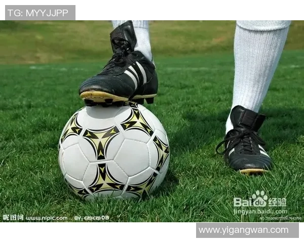 足球的形状与运动特性探讨：为何它并非简单的球体